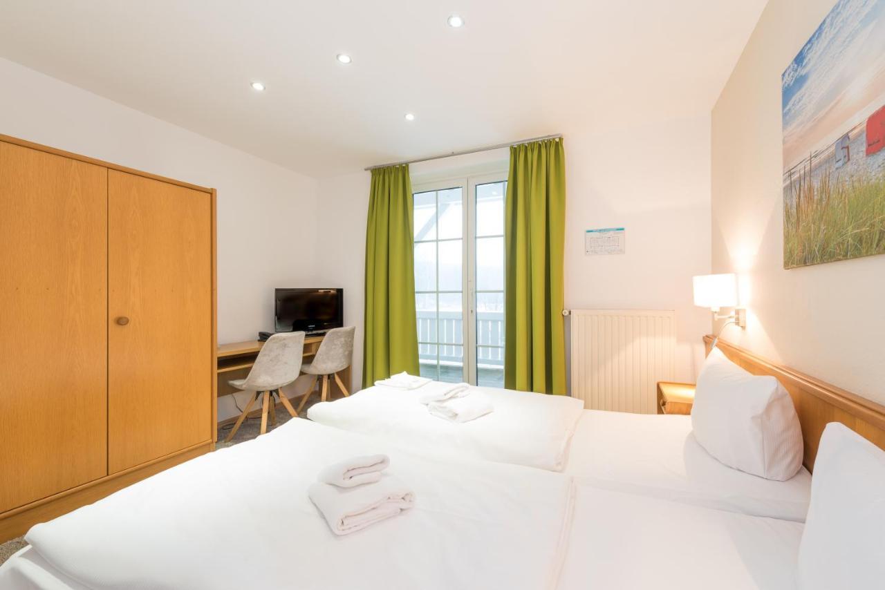 Hotel Koenigslinie ซาสนิทซ์ ภายนอก รูปภาพ
