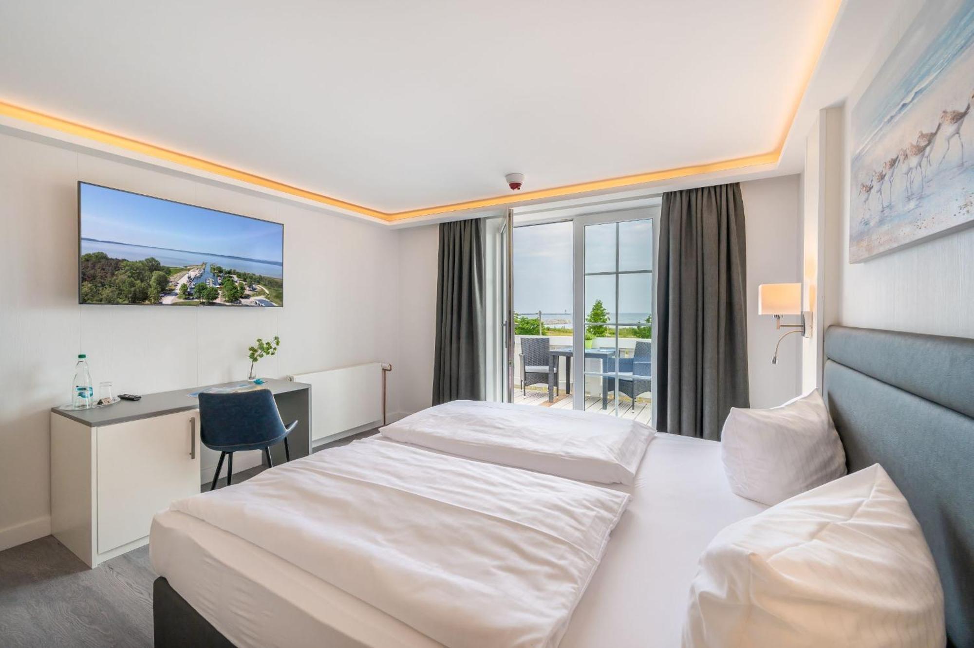 Hotel Koenigslinie ซาสนิทซ์ ภายนอก รูปภาพ