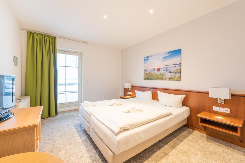 Hotel Koenigslinie ซาสนิทซ์ ภายนอก รูปภาพ