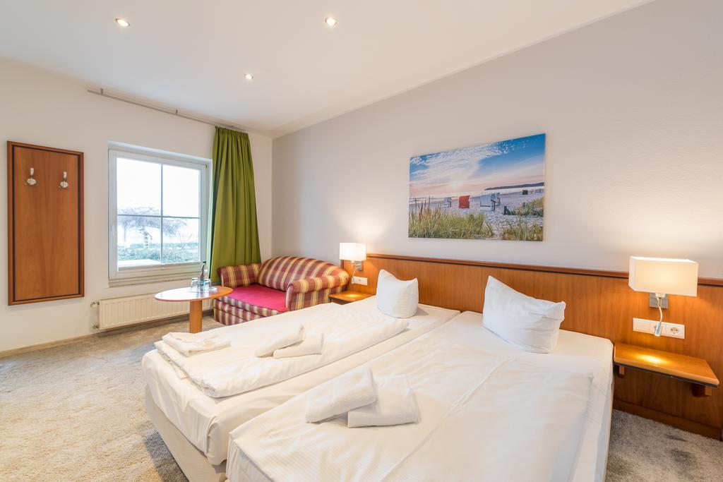 Hotel Koenigslinie ซาสนิทซ์ ภายนอก รูปภาพ