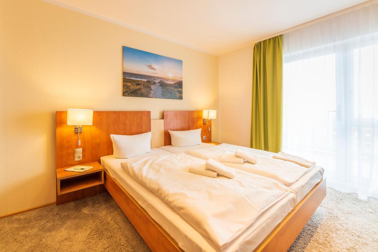 Hotel Koenigslinie ซาสนิทซ์ ภายนอก รูปภาพ