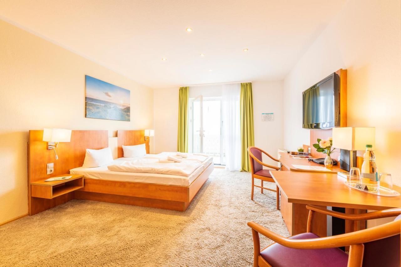 Hotel Koenigslinie ซาสนิทซ์ ภายนอก รูปภาพ